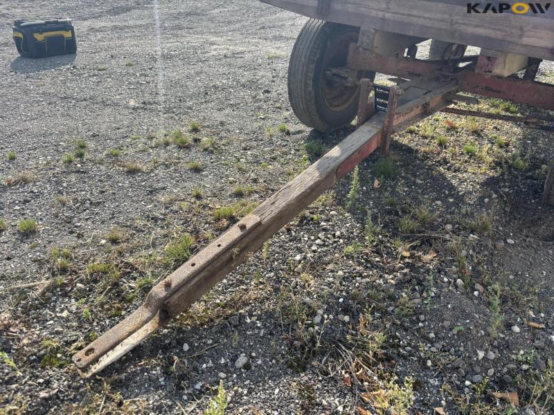 4 wheeled carriage 7