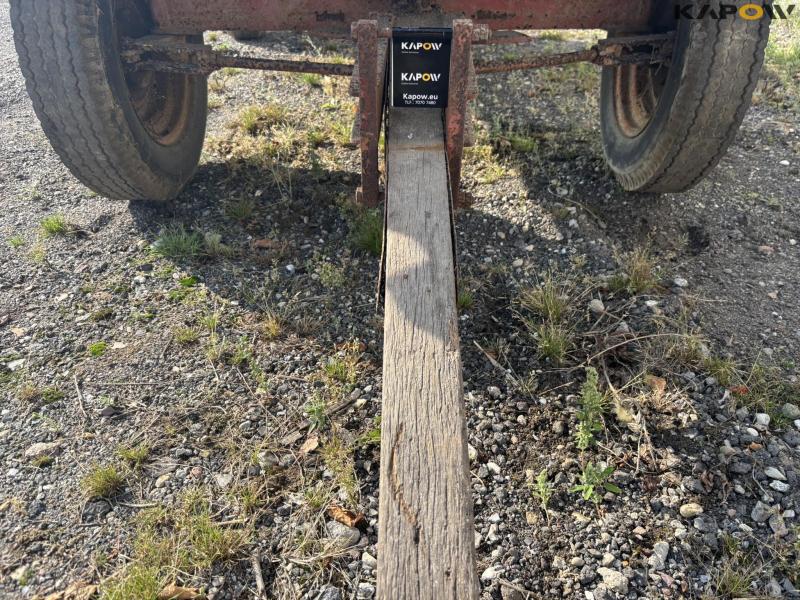 4 wheeled carriage 9