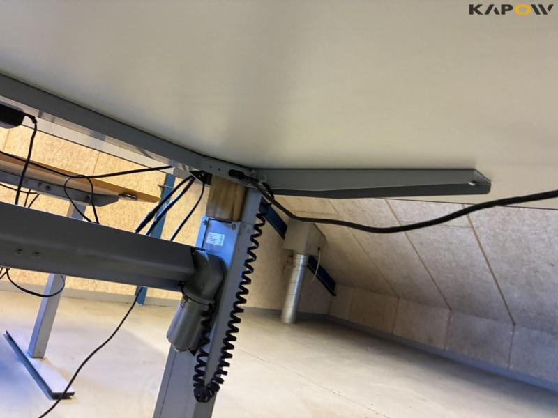 4 pcs. Raise/lower tables 7