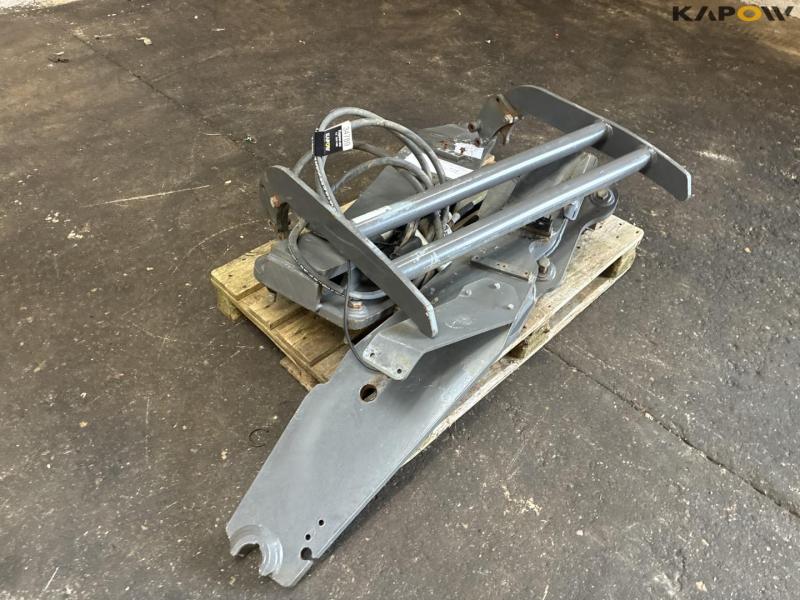 Ålö front loader bracket for MF8737 9