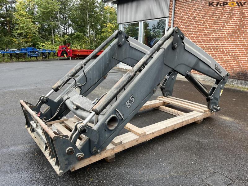 Ålö Q85 front loader 1