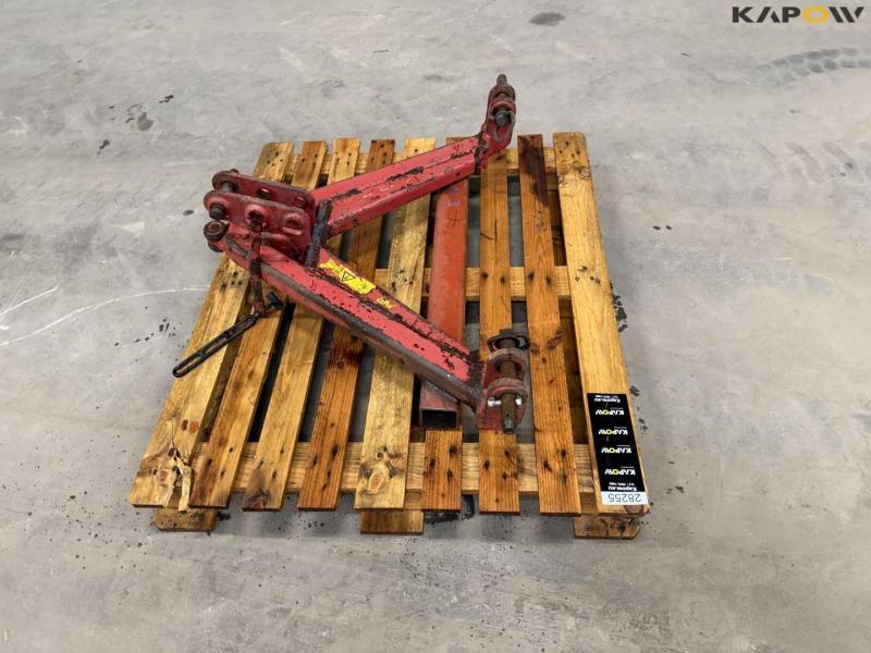 A-frame with three-point hitch 8