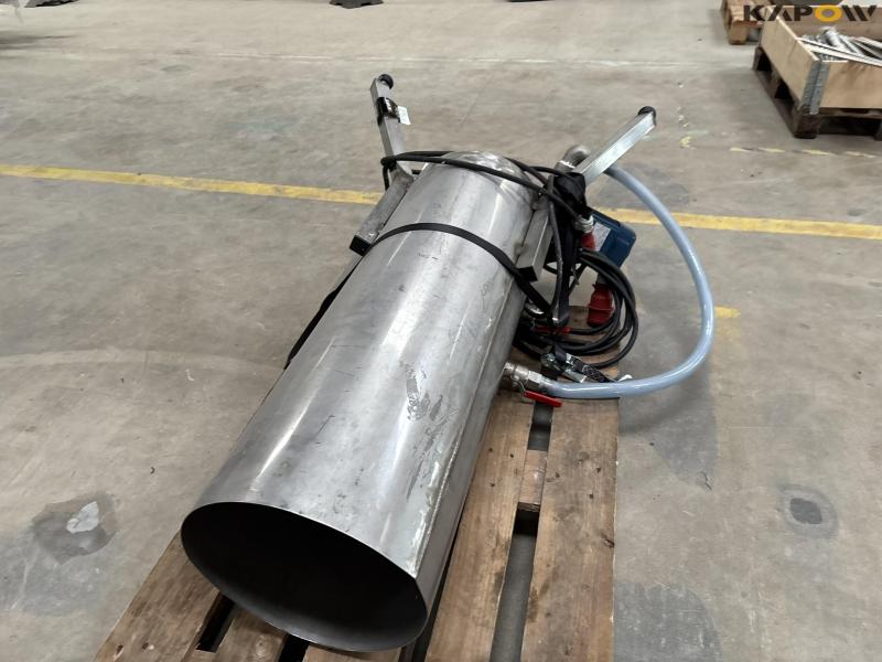 Open stainless steel tank with pump 4