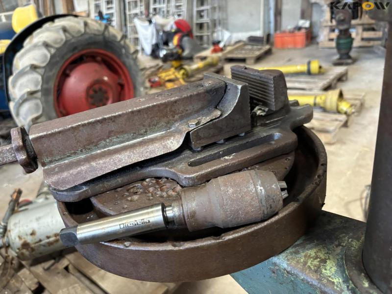 Abarboga E 825 pillar drilling machine 17