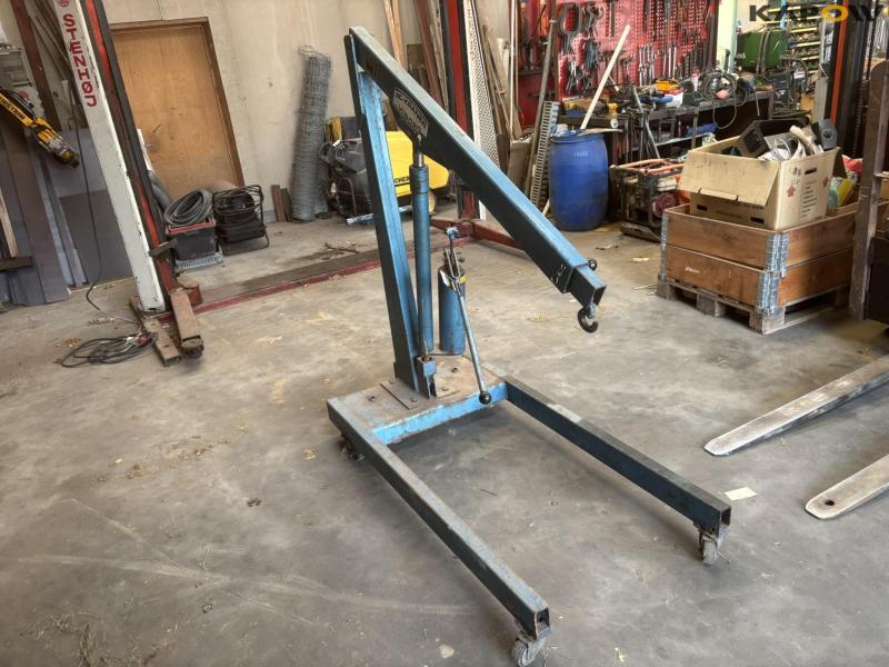 AC Viborg workshop crane 3