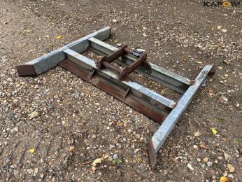 Planer blade for quick hitch