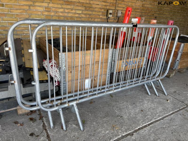 Barriers and road materials 3