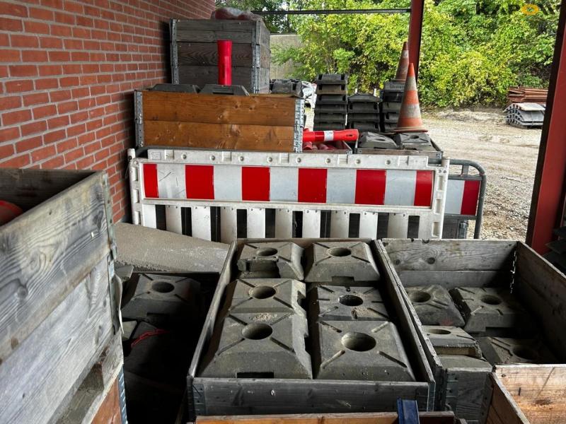 Barrier equipment 4