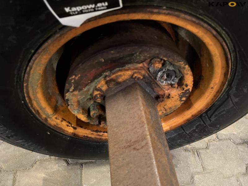 Axle with 14.0/65-16 14