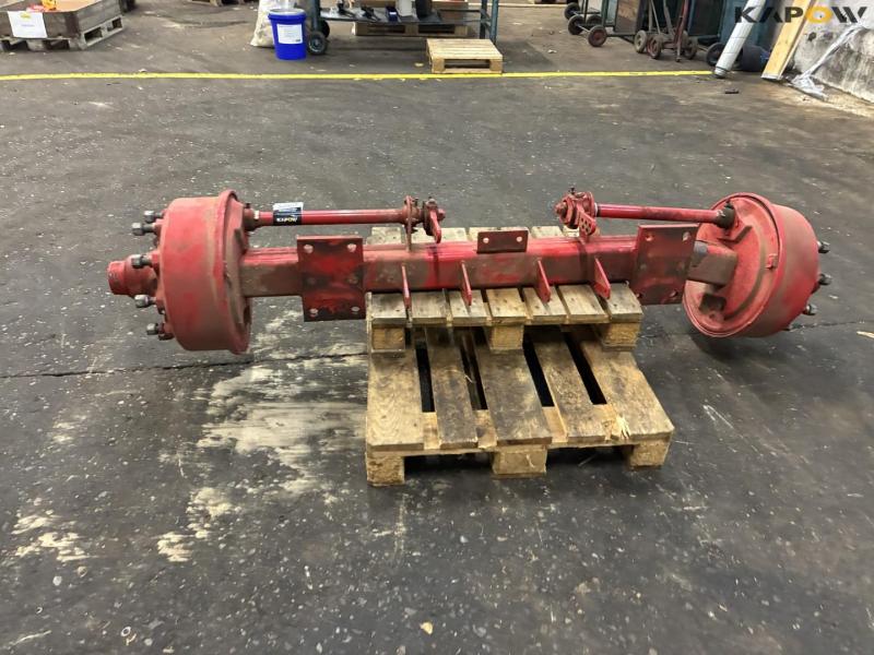 Axle with brakes 7