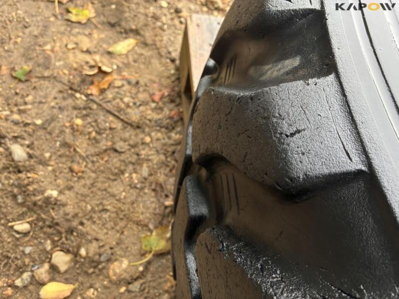 Alliance 405/70-R18 EM tires 17