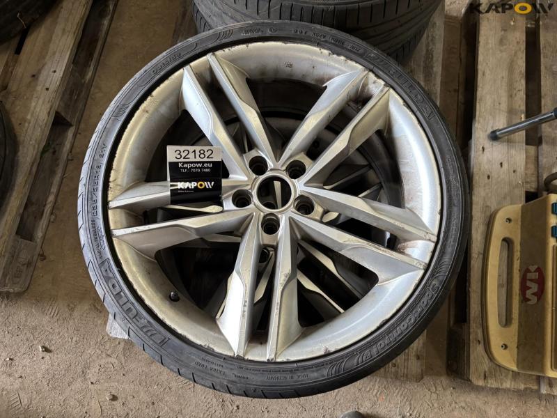 Alloy wheels with tires 235/35-19 8