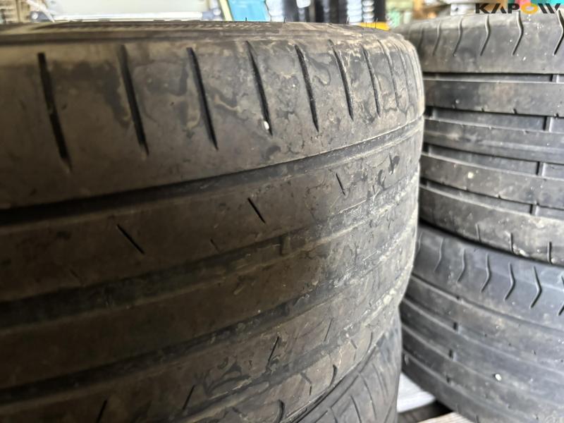 Alloy wheels with tires 235/35-19 17