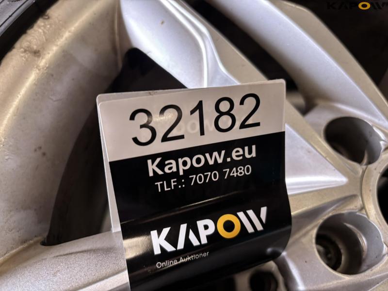 Alloy wheels with tires 235/35-19 19