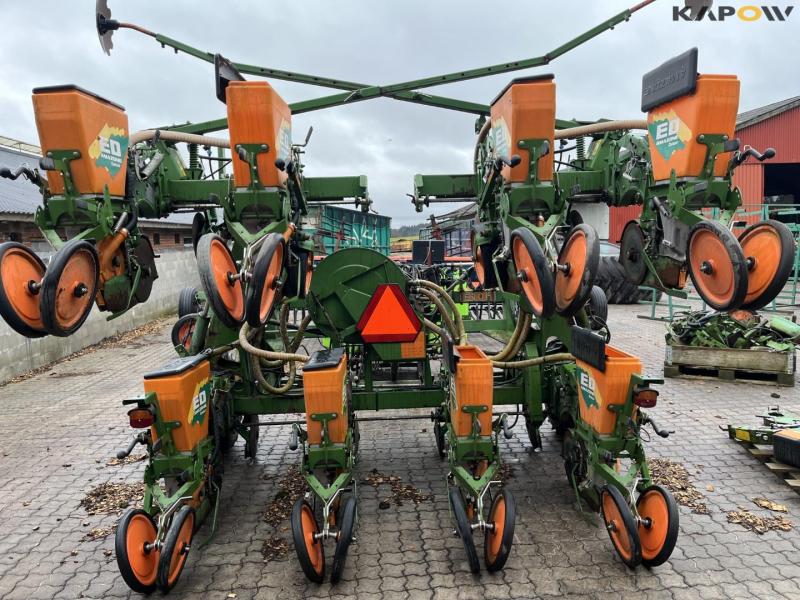 Amazone ED601K 8 row corn seeder with fertilizer front tank 6