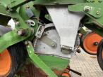 Amazone ED601K 8 row corn seeder with fertilizer front tank 34