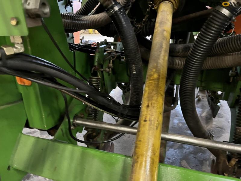 Amazone ED602-K 8 row corn seeder 22