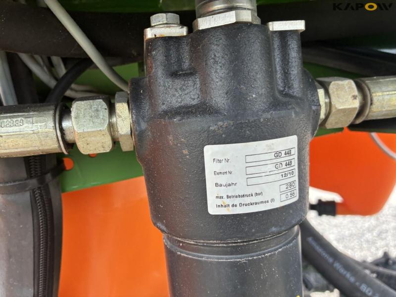 Amazone UX3200 super sprayer 31