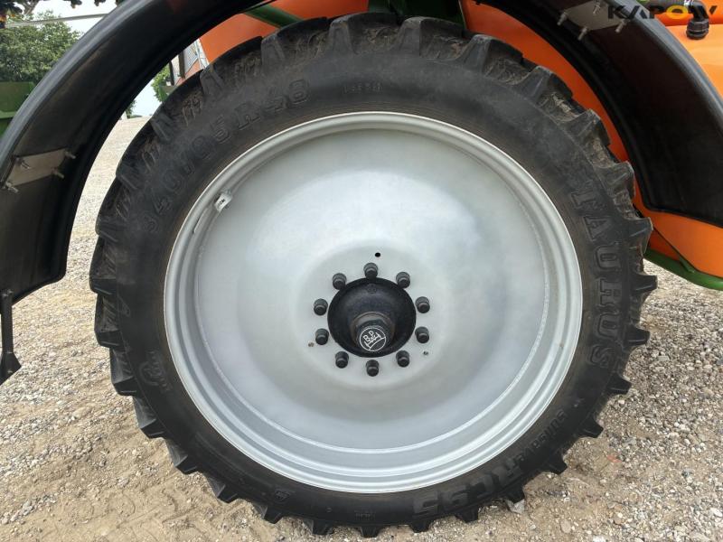 Amazone UX3200 super sprayer 33