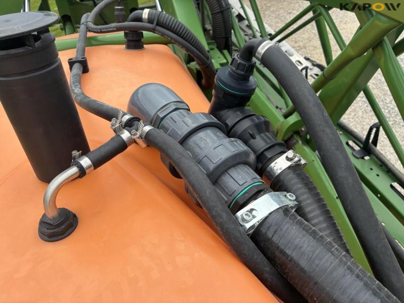 Amazone UX3200 super sprayer 39