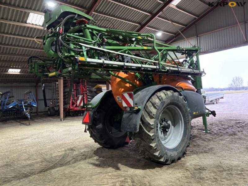 Amazone UX4200 trailer sprayer 5