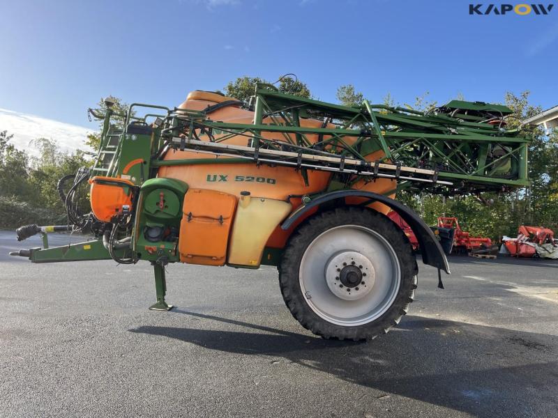 Amazone UX5200 trailer sprayer with 30 meter boom 8