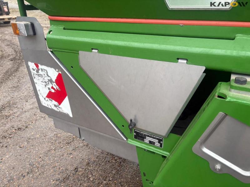 Amazone ZA-M ultra 3000 fertilizer spreader 12