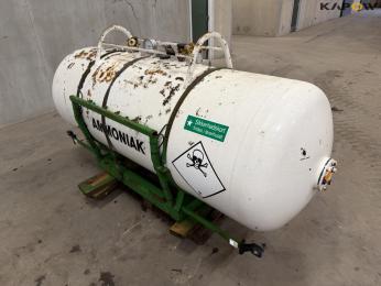 Ammonia tank