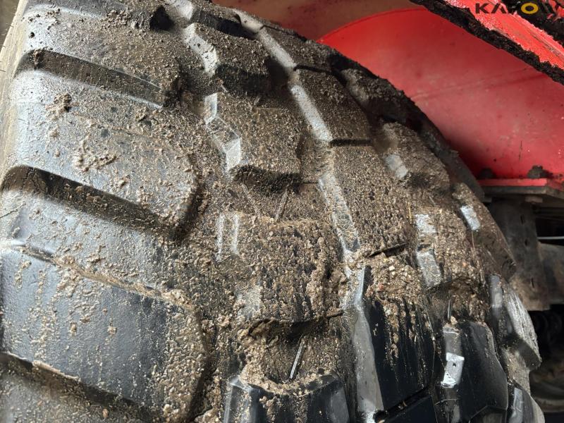 AP 25 slurry tanker with 28 m drag hoses and crane 43