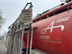 AP 25 slurry tanker with 28 m drag hoses and crane 31