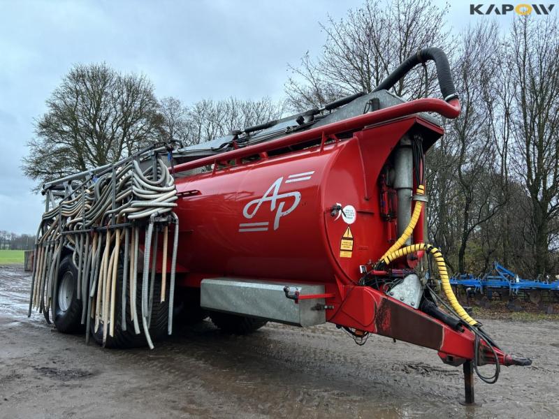 AP slurry tanker with boom 3