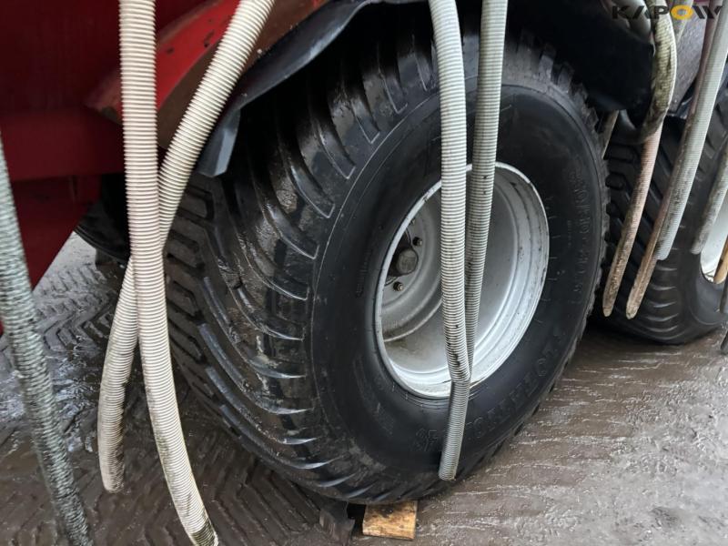 AP slurry tanker with boom 33