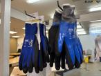 Work clothes and gloves 27
