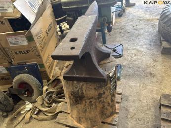 Arm bolt on tree stump