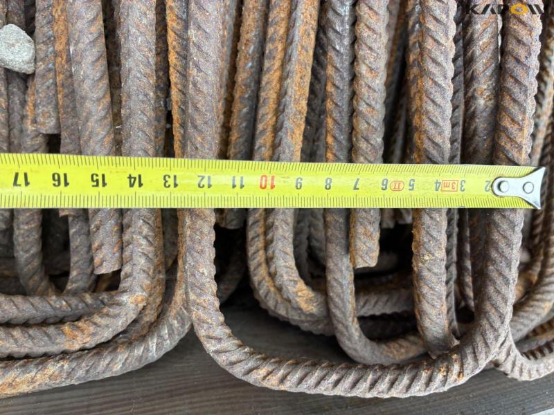 Reinforcing bars 14