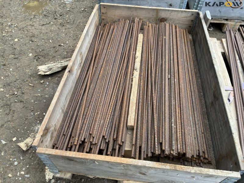 Reinforcing bars 40