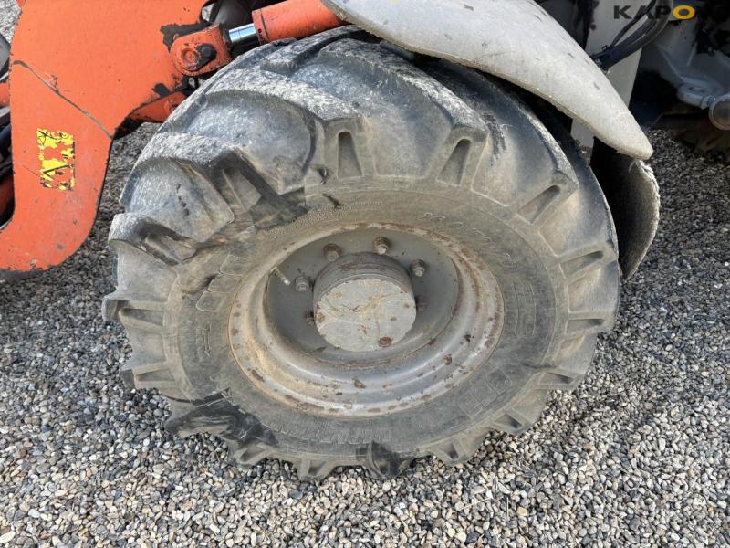 Atlas 55 loader with bucket and pallet forks 38