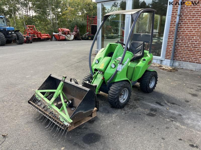 Avant 220 stable cat 1