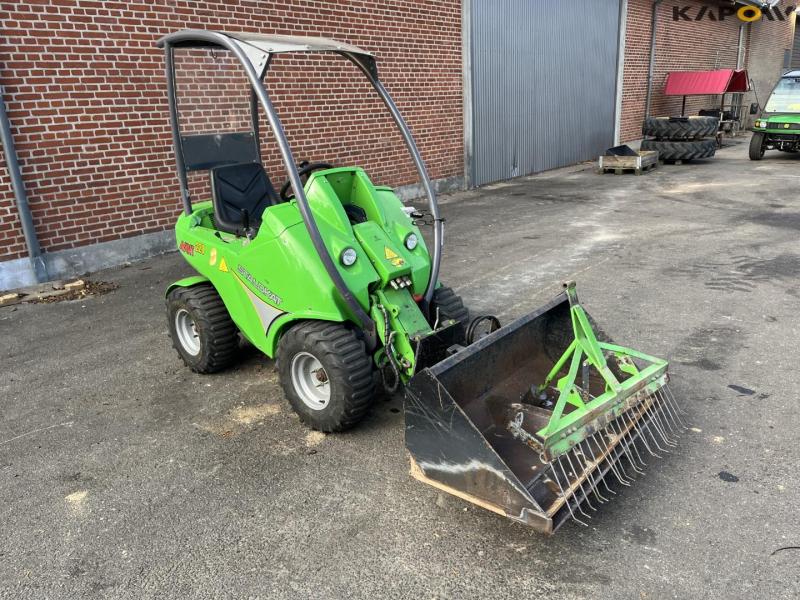 Avant 220 stable cat 3