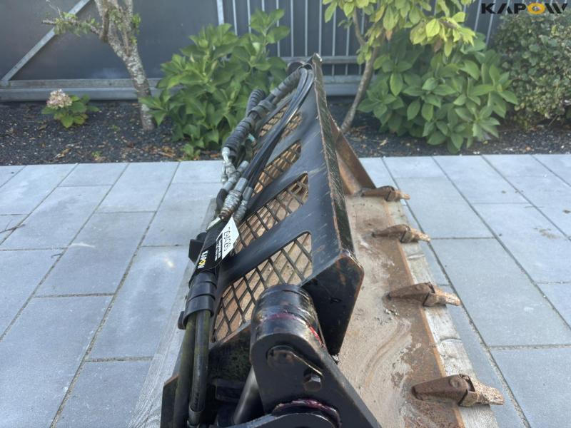 Avant 4i1 bucket 145 cm. 18