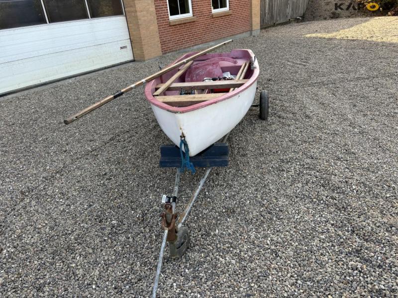Boat with Yamaha engine 2