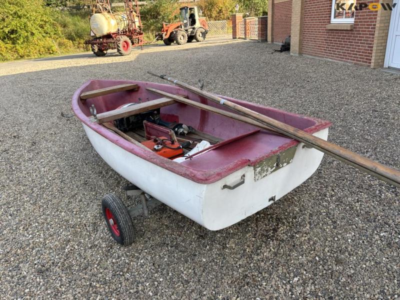 Boat with Yamaha engine 7