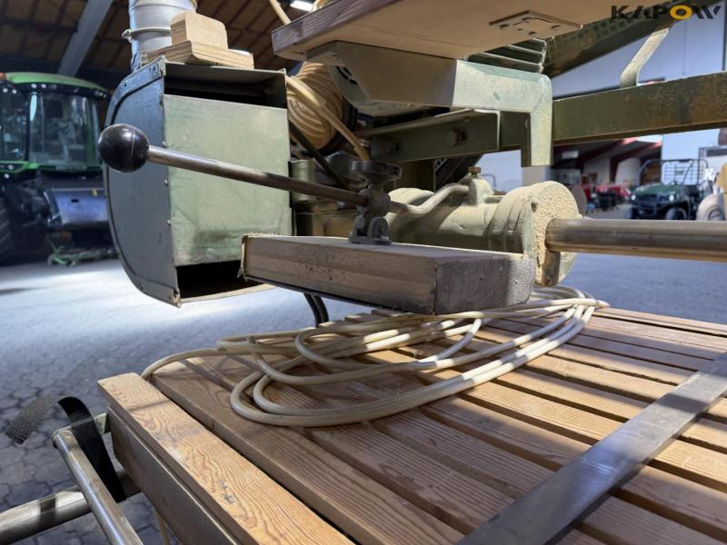Belt sander 29