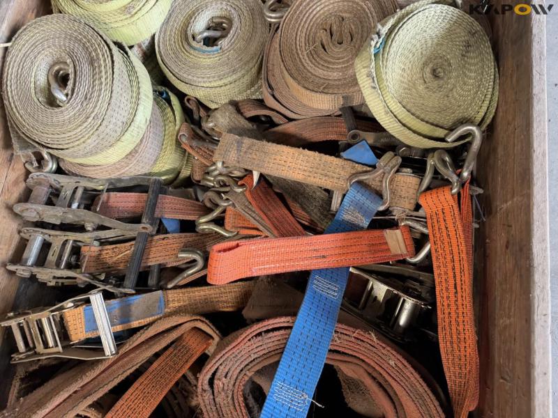 Strap tensioner and lifted rope 11
