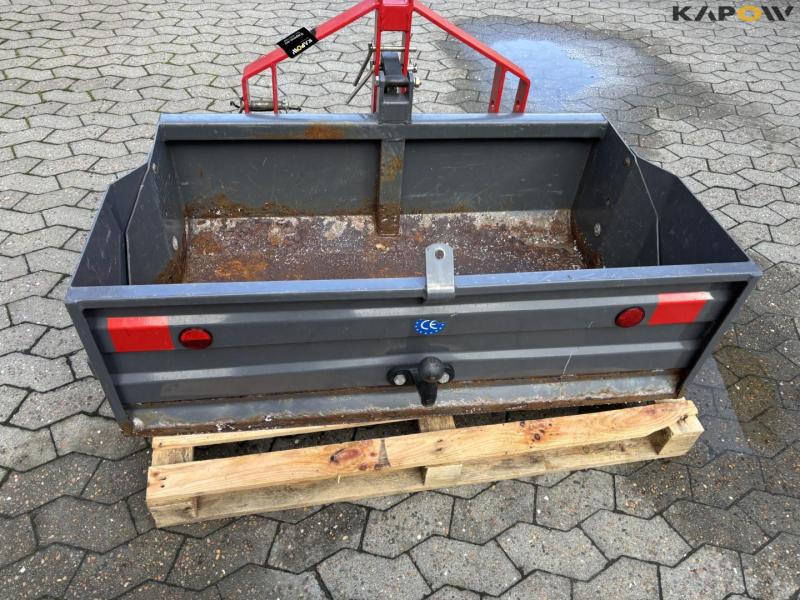 Rear bucket with tip 10