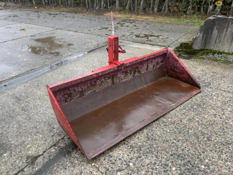 Rear shovel with tip 3