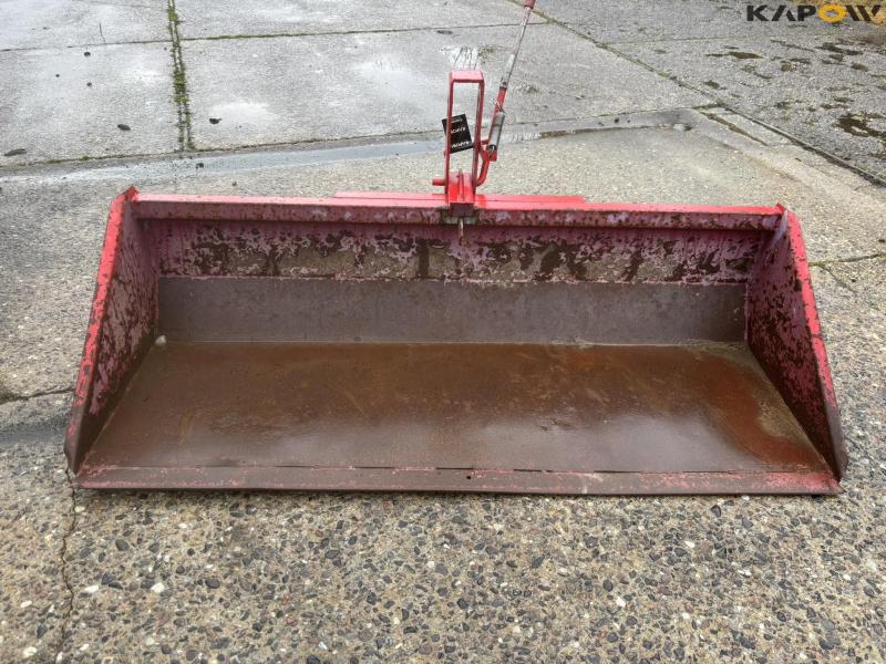 Rear shovel with tip 9