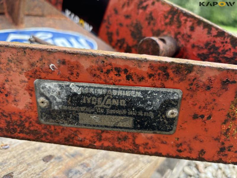 Rear bucket with 3-point hitch. 11