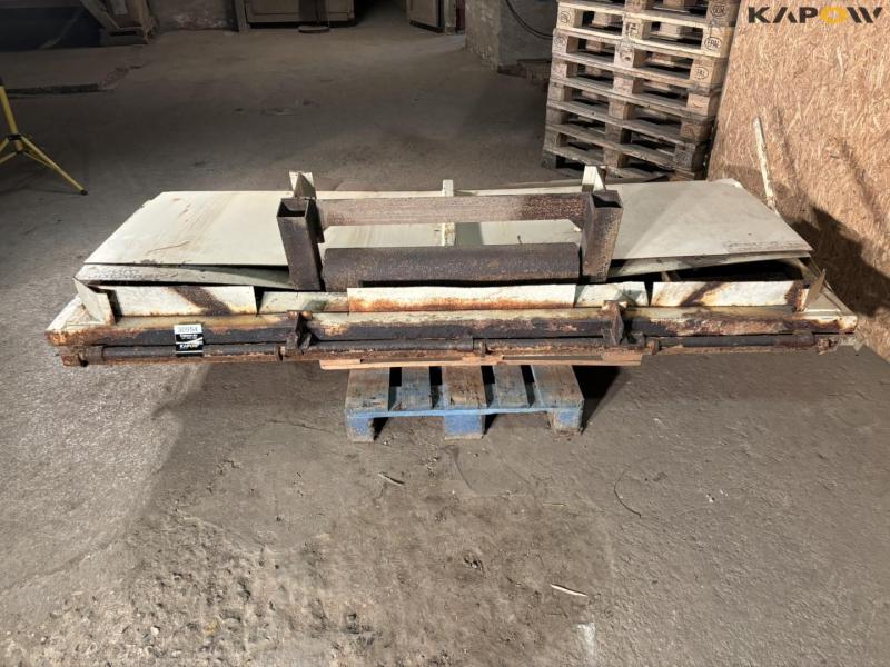 Rear flap for container 6