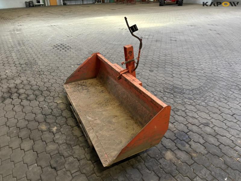 Rear tipping bucket with 3-point hitch 5